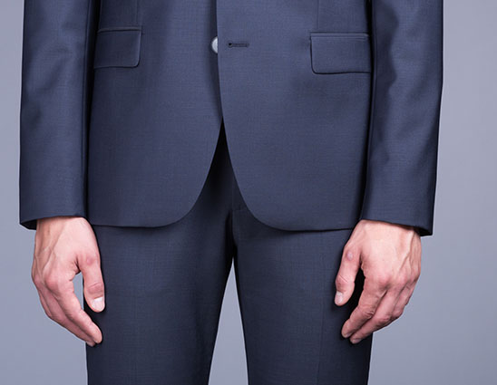 Anzug-Sakko mit zu langer Ärmellänge
