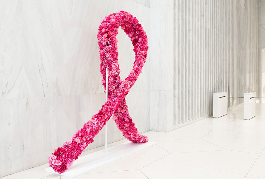 Pink Ribbon aus Blumen