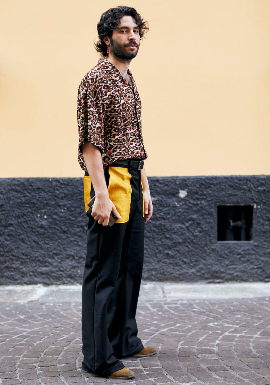 Resorthemden mit Leo-Print als Modetrend für Männer 2024