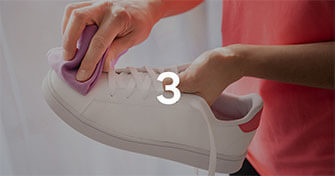 Sneaker reinigen Anleitung Schritt 3